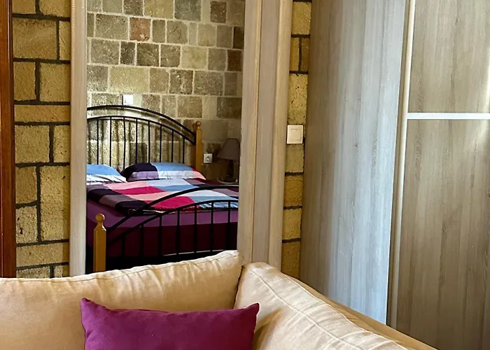 Stone House Retreat * Καλαβάρδα